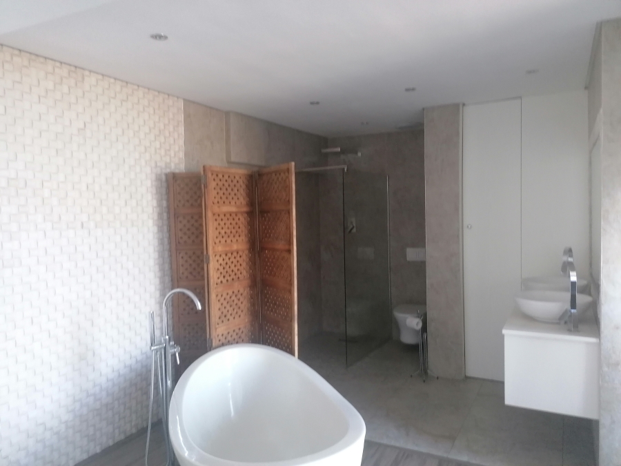 To Let 3 Bedroom Property for Rent in Muizenberg Western Cape